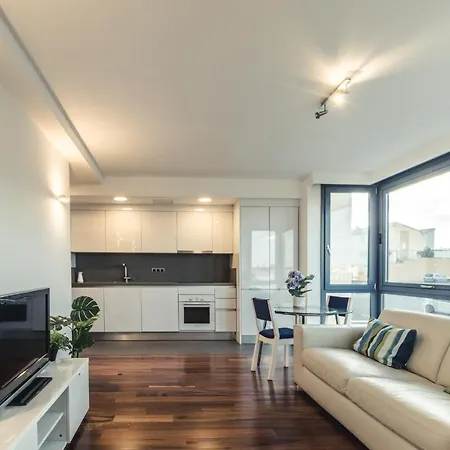 Avenue Shared Terrace