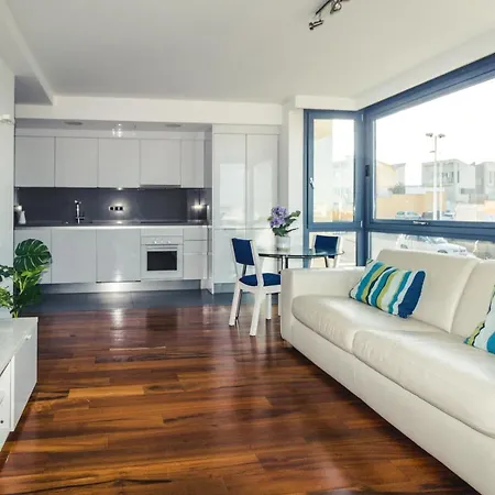 Avenue Shared Terrace 아파트 멜레나라